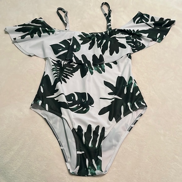 Other - NWOT Leaf Print Convertible Top One Piece Swimsuit Size S